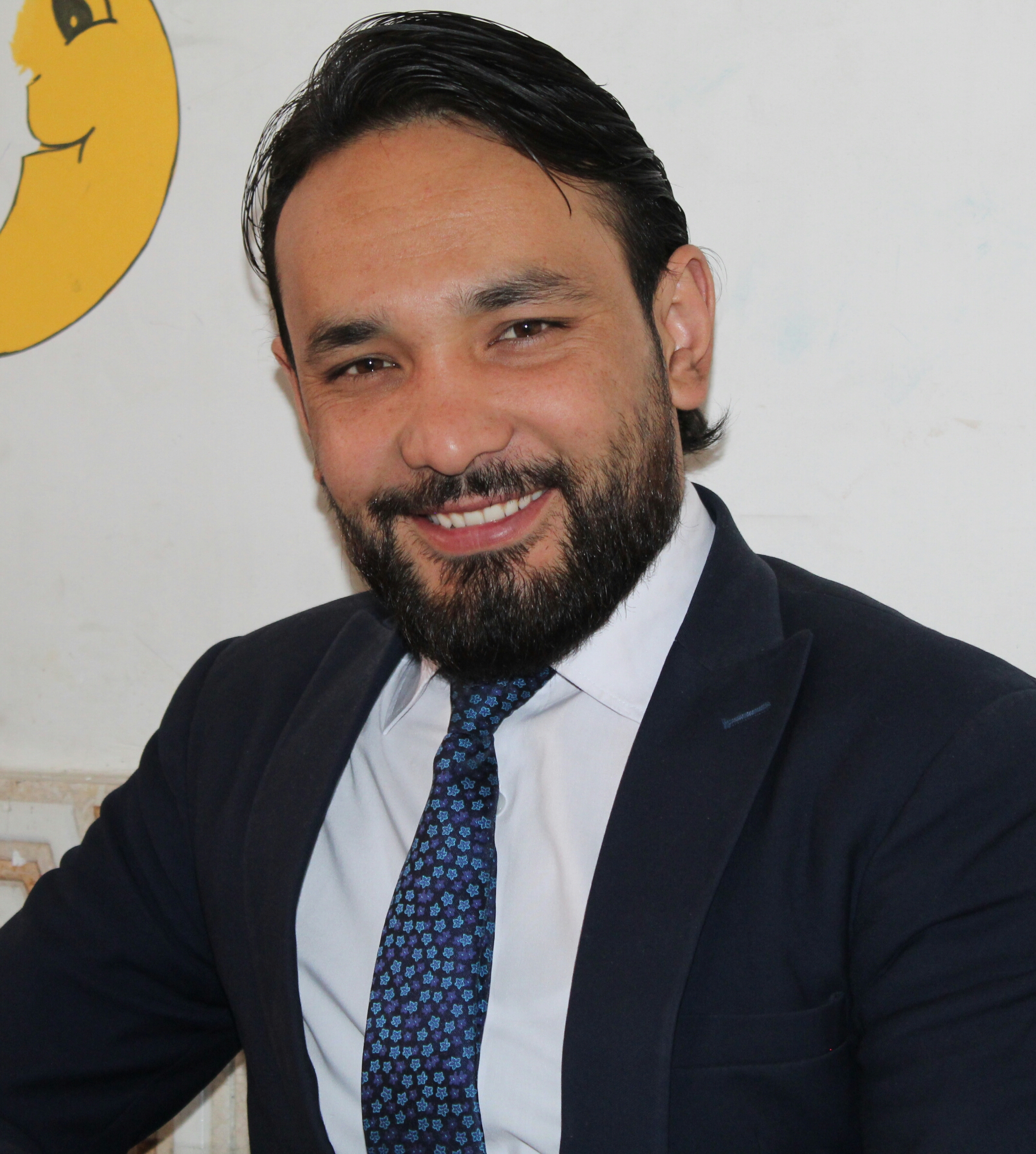 عکس مدیر مدرسه علی عارفی